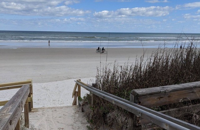 Sept Deals! New Smyrna Beach Retreat Ocean Views,Flagler Ave,shops, close to all