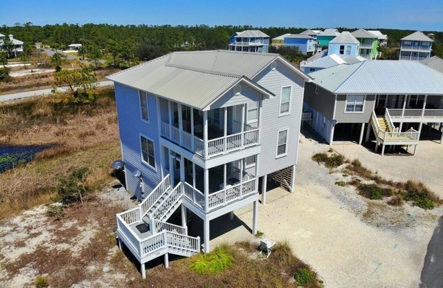 Sept Just Reduced! Steps to pool, easy beach access