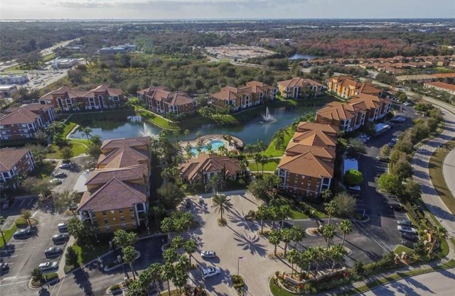 Serenata Sarasota 2nd floor condo gated community - steps to the pool