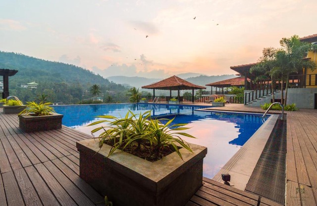 Serendip Stone Hotel and Bungalow