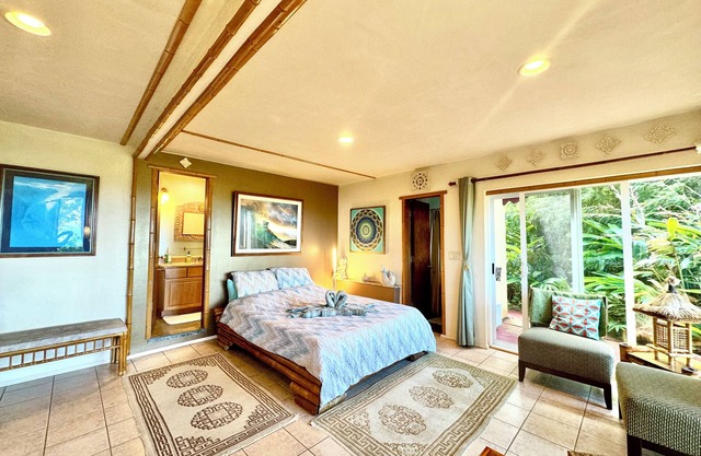 Serene Eco Retreat: Ocean Views, Waterfalls, and Scenic Trails!