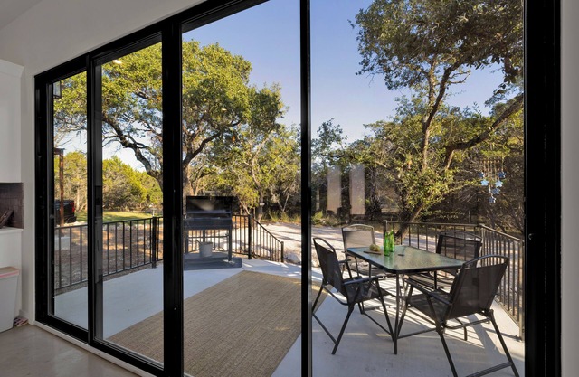 Serene Getaway Nestled in the Tx Hill Country!