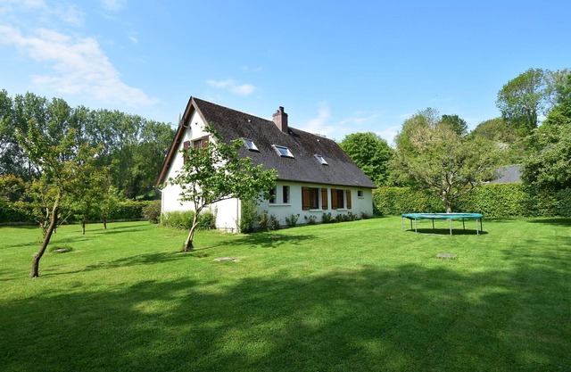 Serene Holiday Home in Saint Pierre le Vieux with Garden