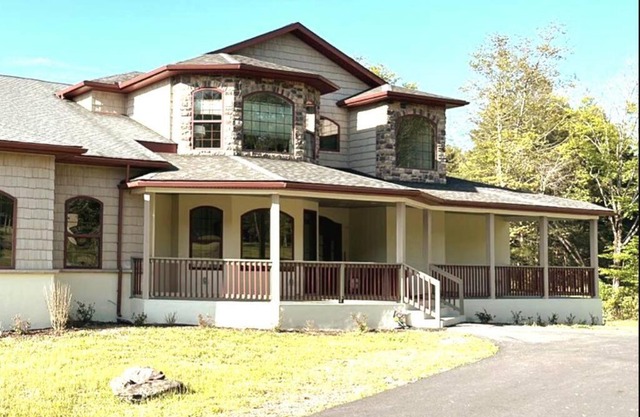 Serene Haven-An Exotic Villa with Hot Tub