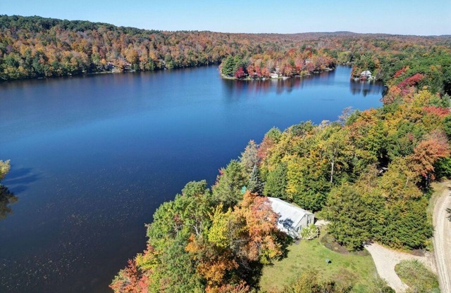 Serene Lakefront Retreat in the Berkshires!