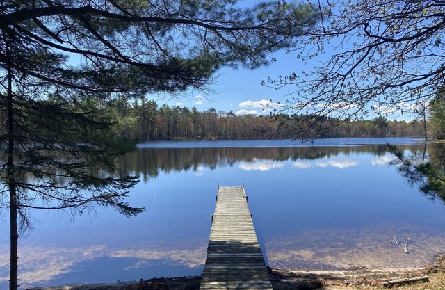 Serene Minocqua-area, lakefront cottage; Sandy bottom for swimming