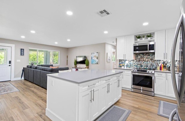 Serene Retreat Near Downtown