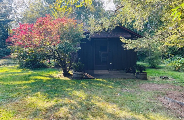 Serene rustic cabin in the Berkshires!