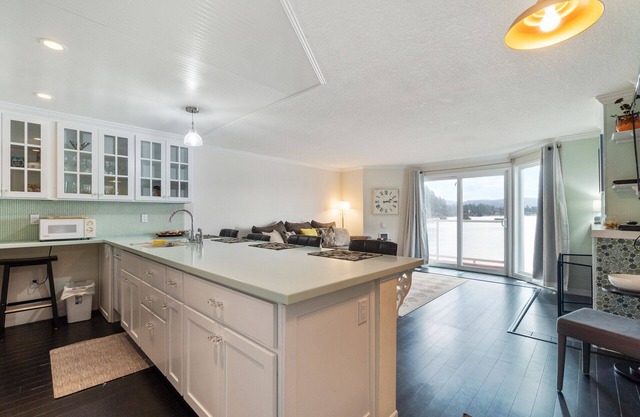 Serene Taft Getaway - 2BR2BA Bayfront Haven