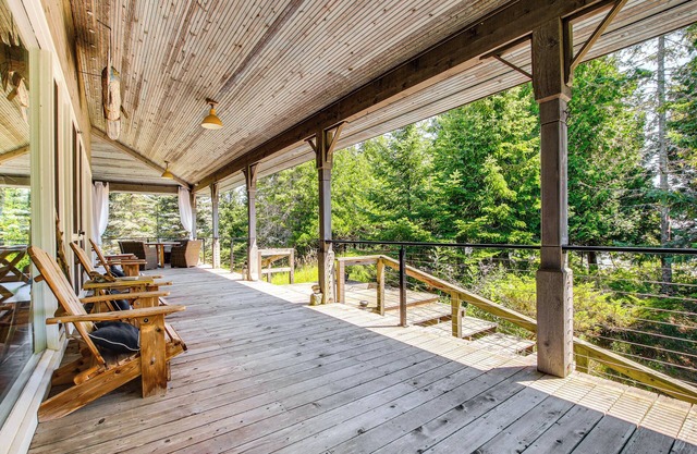 Serene Washington Island Getaway w/Private Beach!