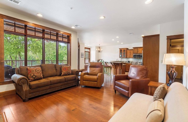 Serenity Escape by the Lake - Condo for 6 with Resort-style Amenities