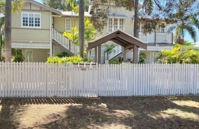 Serenity on Tully: Cozy Queenslander Hideaway