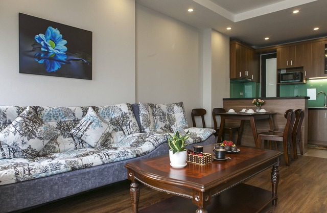 Service Apartment/w balcony near West Lake/w quiet location