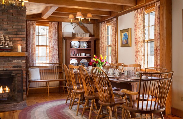 Seven Sea Street Inn
