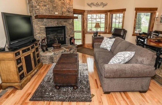 Seven Springs 4 Bedrooms Premium Townhome, Ski In/Ski out, great for families by RedAwning