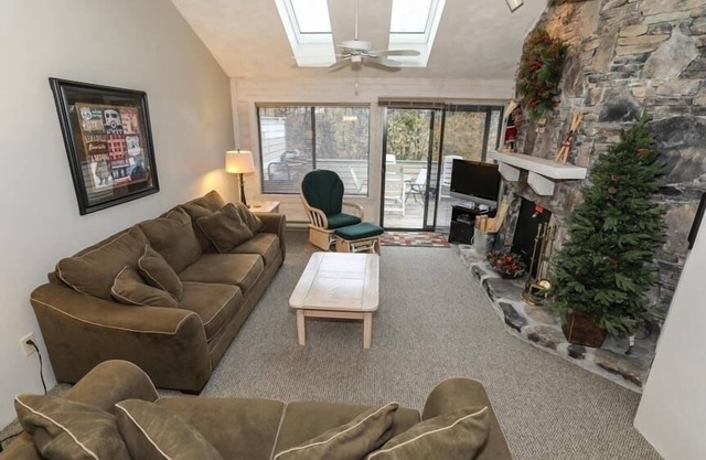 Seven Springs Meadowridge 2 Bedroom Standard Condo with Mountain Views by RedAwning