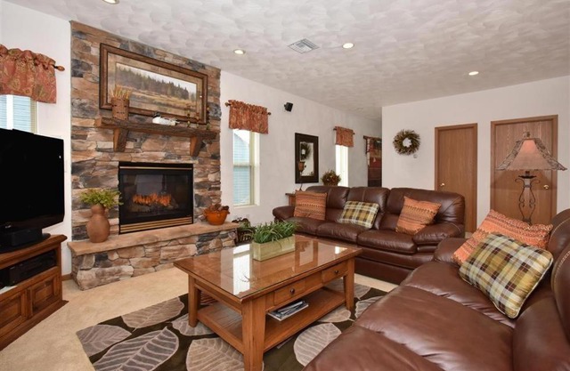 Seven Springs Woodridge 4 Bedroom Premium Condo, Mountain Views! condo