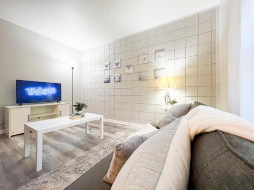 SFA Retreat, Spacious Downtown Apartment