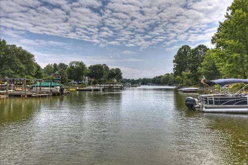 Shades of Summer by AvantStay Gazebo Dock View