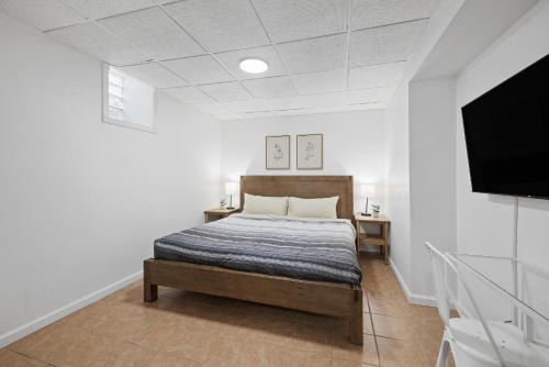 Shadyside, Pittsburgh !A Modern and Bright Private Bedroom with Shared Bathroom