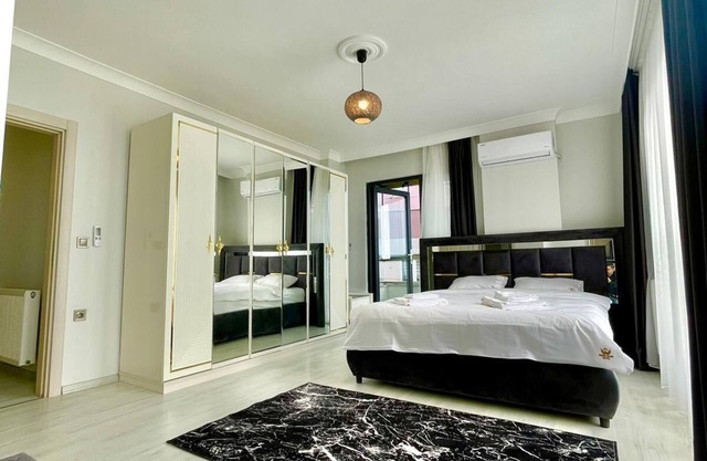 Shahin Golden Hotel