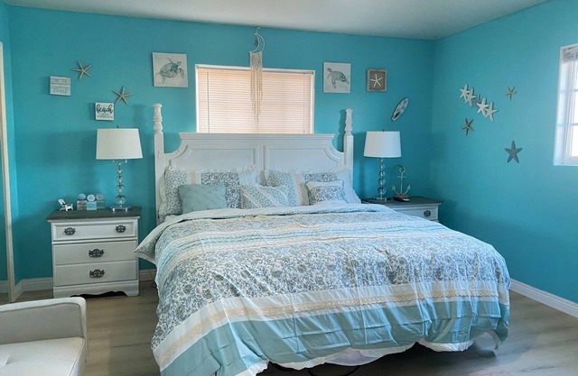 Share house - Blue Ocean King Bed and Sofa Bed