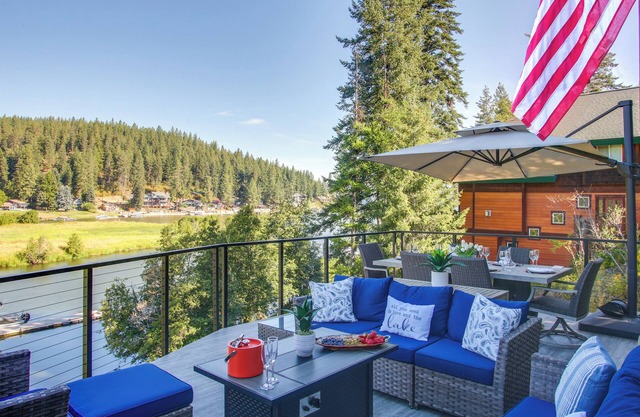 Shared Boat Dock: Lakefront Coeur d'Alene Home