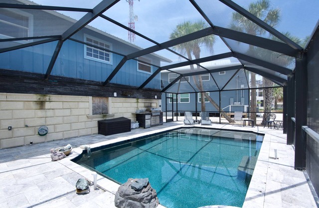 ☀️Shared Pool + Grill | Pet Friendly | Short Walk to Beach | Eucalyptus B☀️