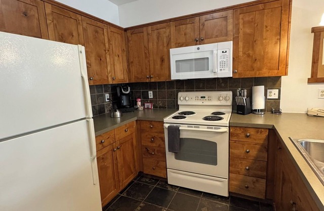 🥾 🏄‍♂️ Shared Roof Top Hot tub Silver Mtn ❄️ 🚵 adjoining studio available also