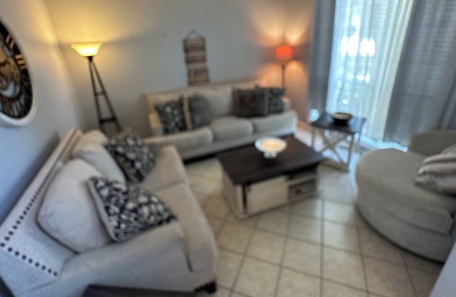 Sharing Oasis luxurious house with family. one bedroom and private bathroom.