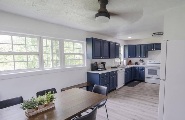 Shea s Chalet - Cozy Home in Monteagle TN