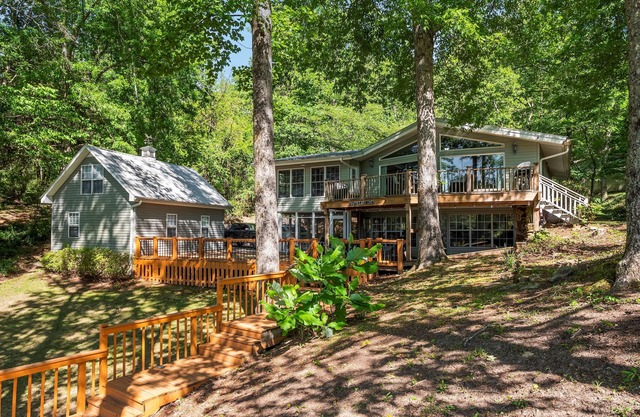 Sheltered Cove: 4 BR, 3 BA in Jasper, Sleeps 12