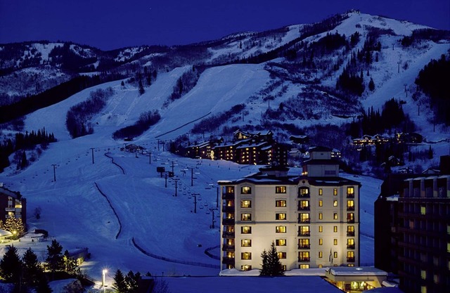 Sheraton 2BR, 2BA - New Years Week 2025-26. 100% Mountainfront Ski-in & Out!