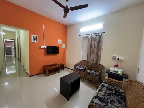 SHI's 2BHK home in Coimbatore near Sai Baba Colony, Ganga C Hospital, Women's care