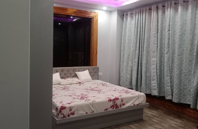 Shimla Canvassed - Whole house available 3 bedroom with Kitchen and Living area