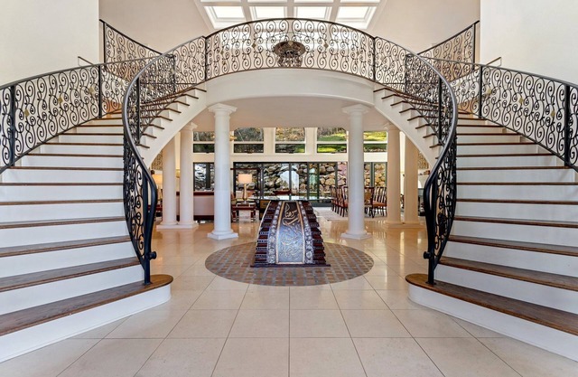 Shimmering Pines Estate - Large House with Indoor Pool