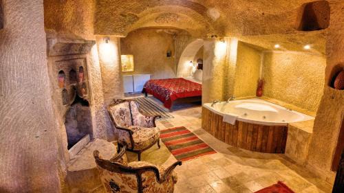 Shiraz Cave Cappadocia