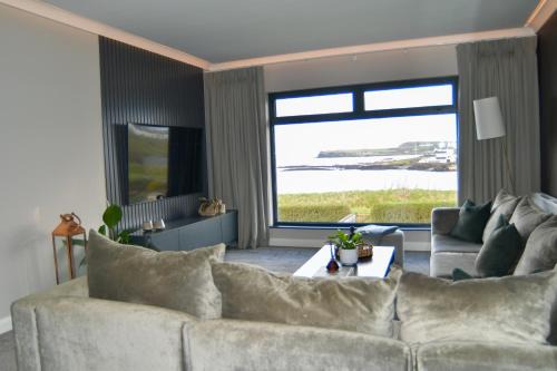 Shoreline Portballintrae North Coast Views Near Giants Causeway & Royal Portrush
