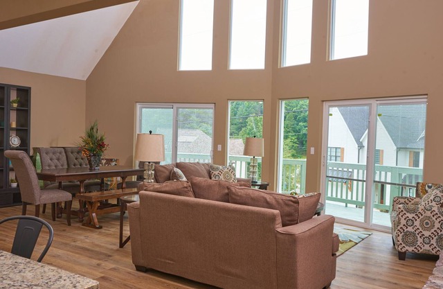 Shoreline View Corporate Rental - Close to I-75 & Downtown "Nooga