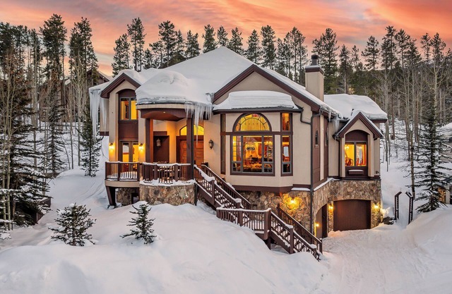 Short Walk to Ski Lifts | Boulder Ridge Retreat