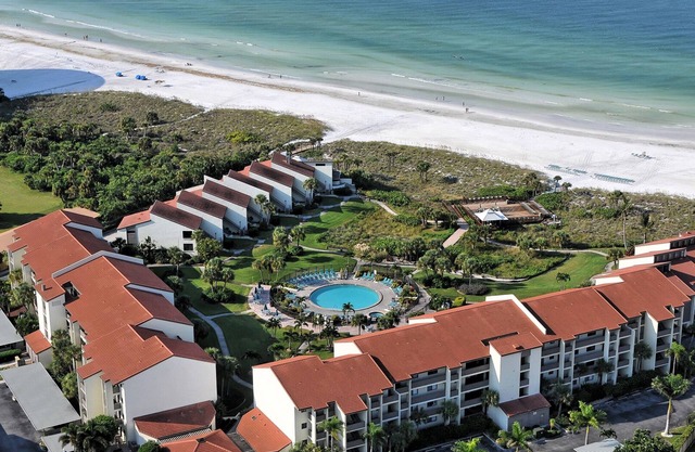 Siesta Key-Siesta Dunes- Beautiful Condo on the Gulf of Mexico- NEWLY RENOVATED!