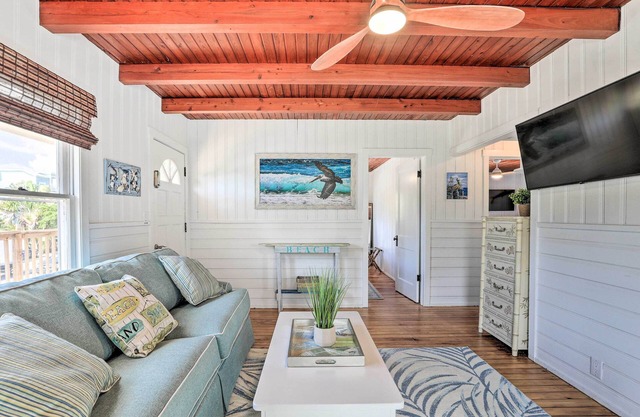 Siesta Key Village Home < Half Mi to Beach!