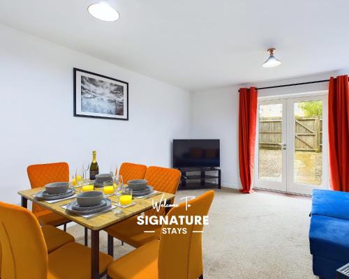 Signature Stays Accomodation - Cheltenham - 4-Bed With Parking - Ideal For Contractors & Long Stays