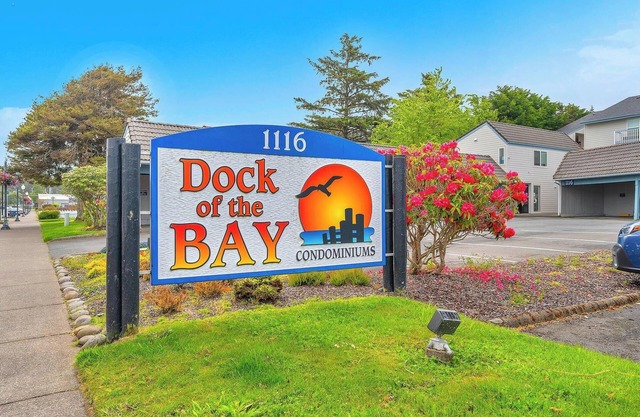 Siletz Bay front condo with amazing views and easy beach access, close to town.