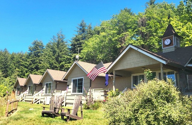Siltcoos Station Retreats