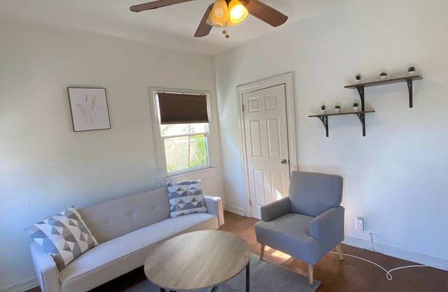 Silver Lake 1 Bedroom Apartment