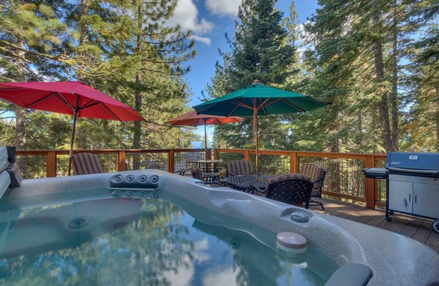 Silver Tip at Tahoe Park w/HOA amenities - Pet Friendly, Hot Tub, Near Skiing!