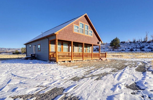 Silver Trout Lodge- Dog Friendly with Amazing Views!