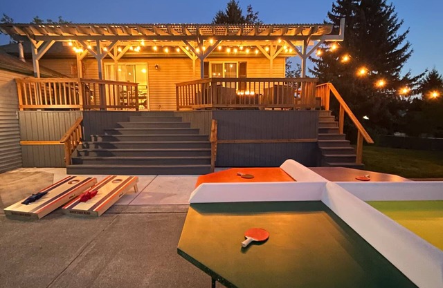 SILVERWOOD Golf Course Lake Fun Family Friendly CLEAN!