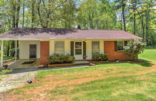 Simple But Sweet Cottage House